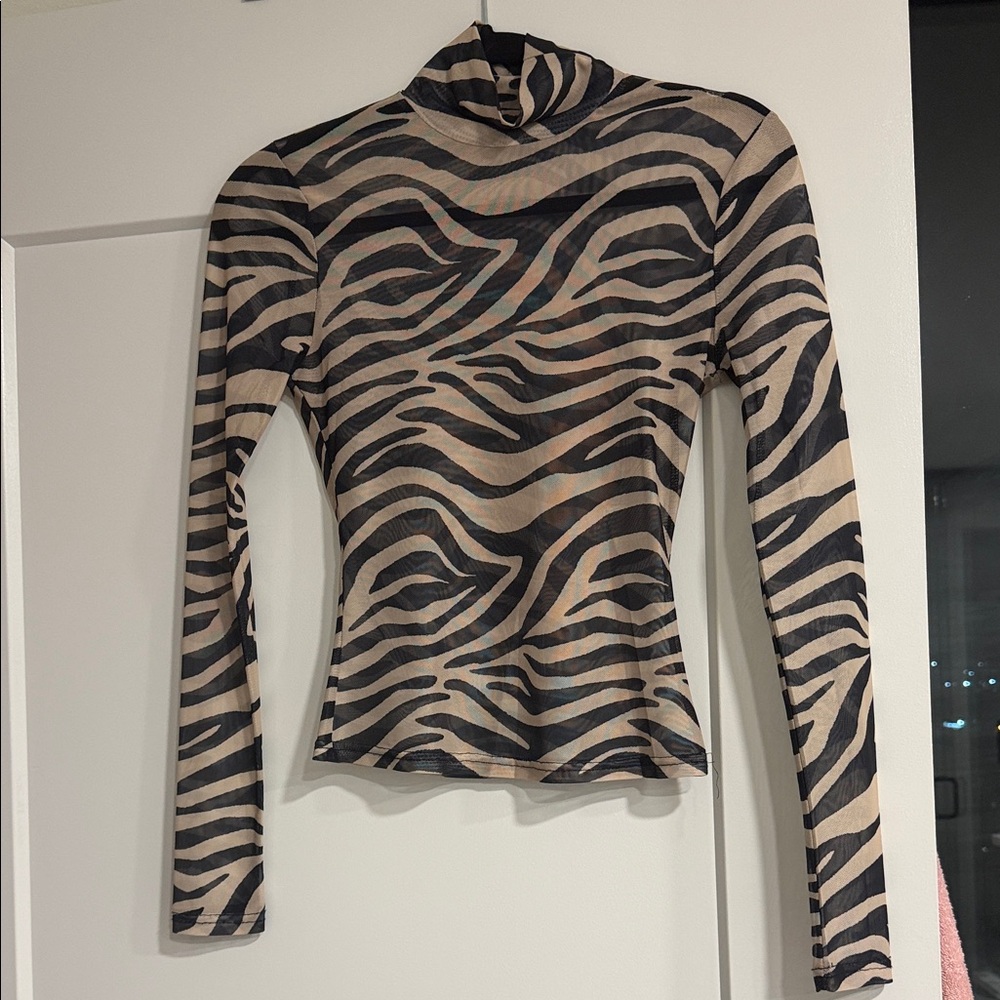 superdown Black and Tan Animal Print Long Sleeve Top